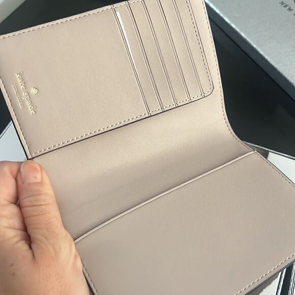 NWT Kate Spade Shimmy Boxed Travel Set rosegold - Picture 2 of 4